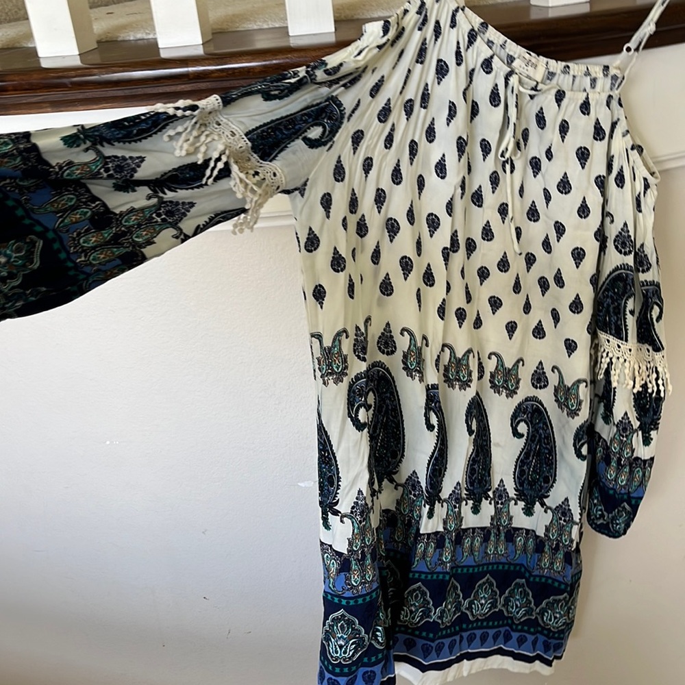 **LAST CHANCE** Cold shoulder top